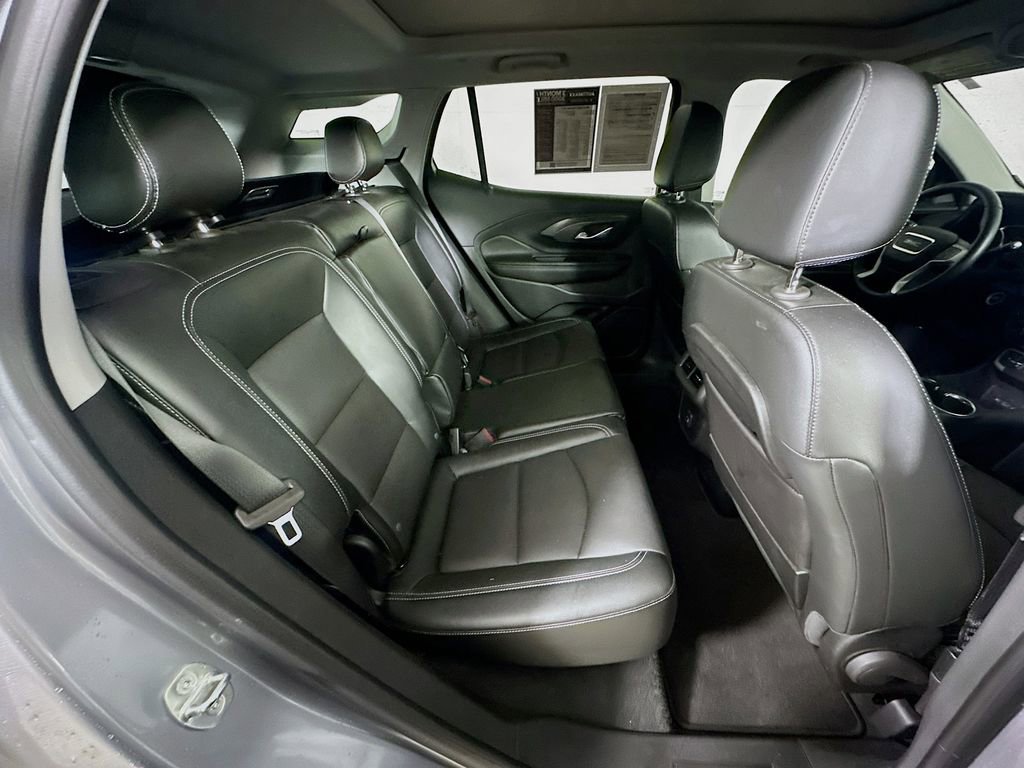 Used 2023 GMC Terrain SLT w/ Tech Package FWD image 11