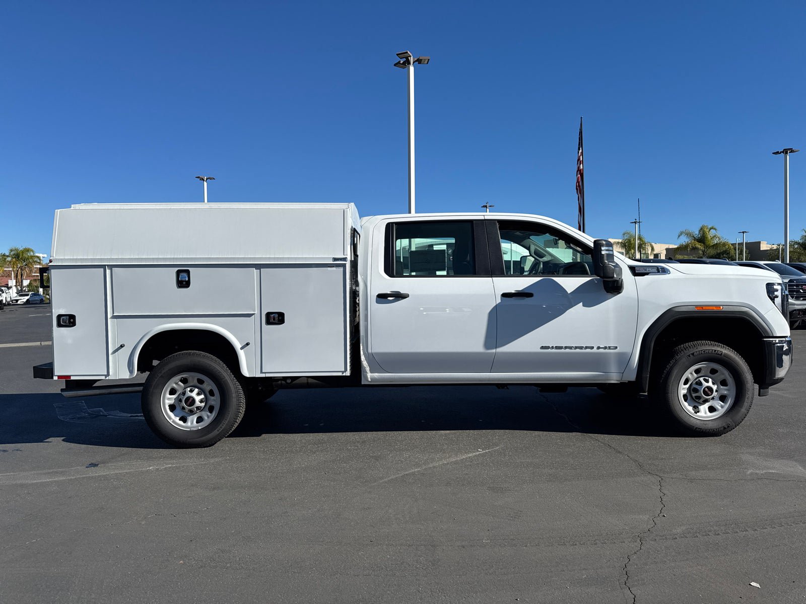 New 2024 GMC Sierra 3500 Pro w/ Fleet Convenience Package RWD image 7