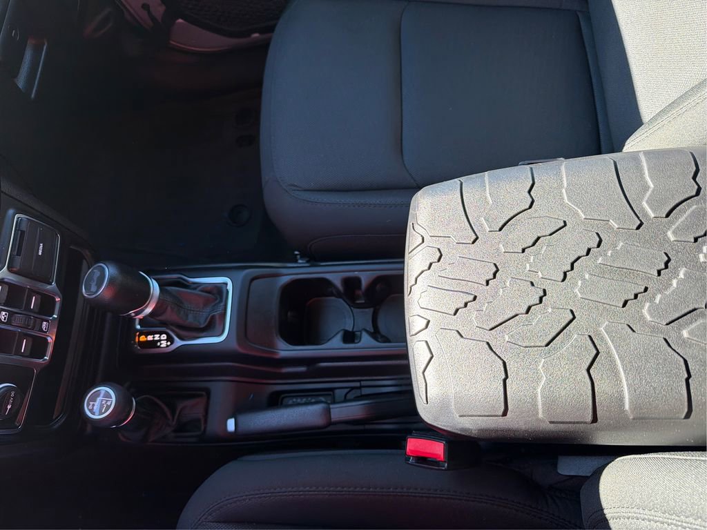 Used 2023 Jeep Wrangler Sport S image 17