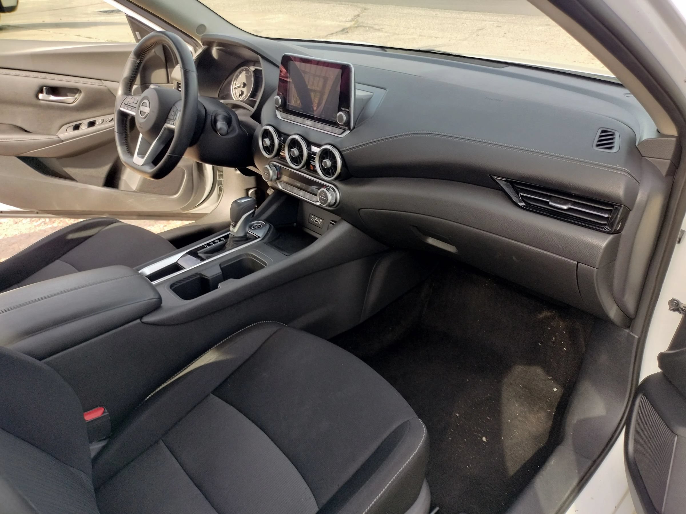 Used 2020 Nissan Sentra SV w/ Trunk Package FWD image 3