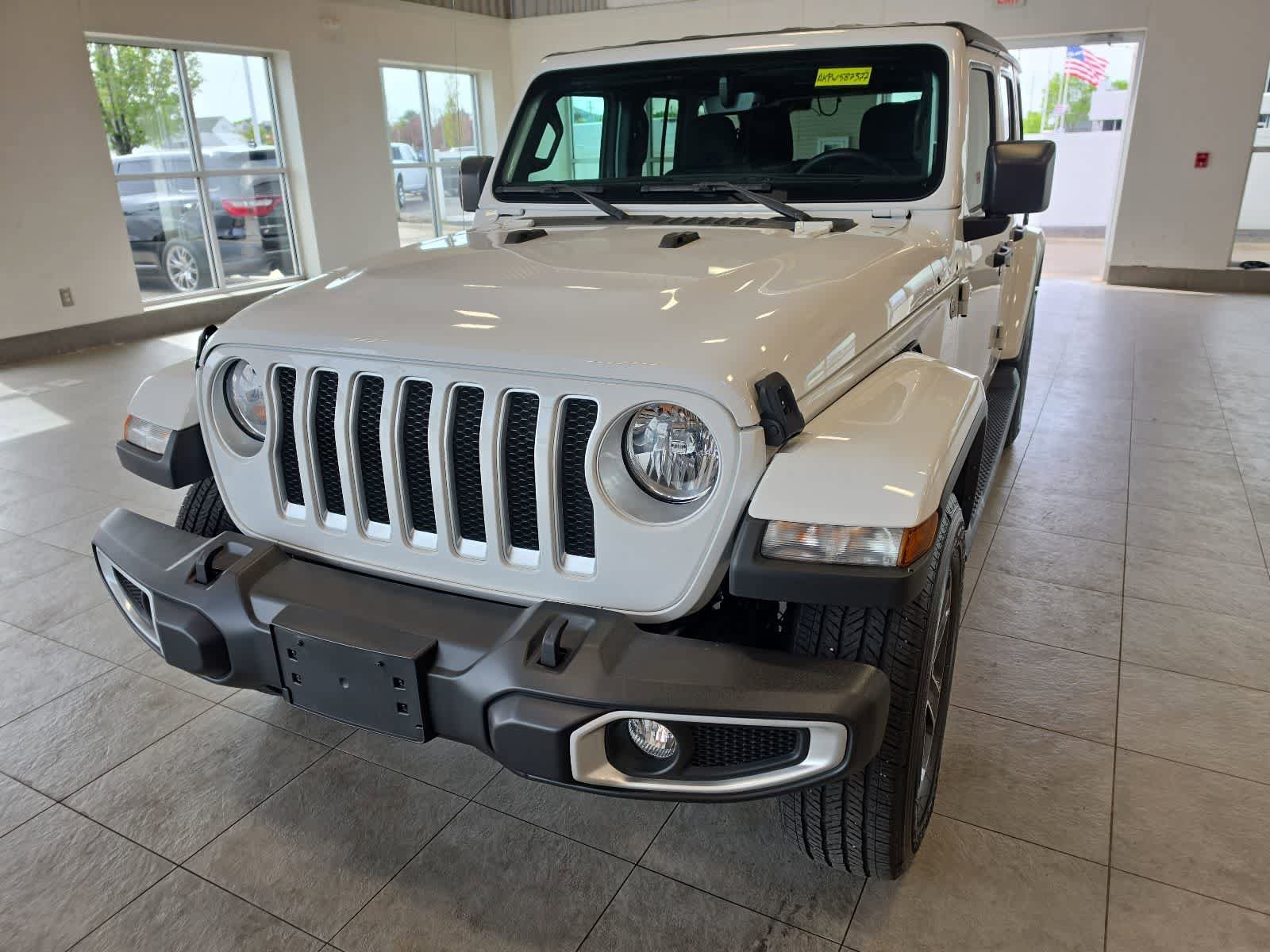 Used 2023 Jeep Wrangler Unlimited Sahara AWD/4WD image 2