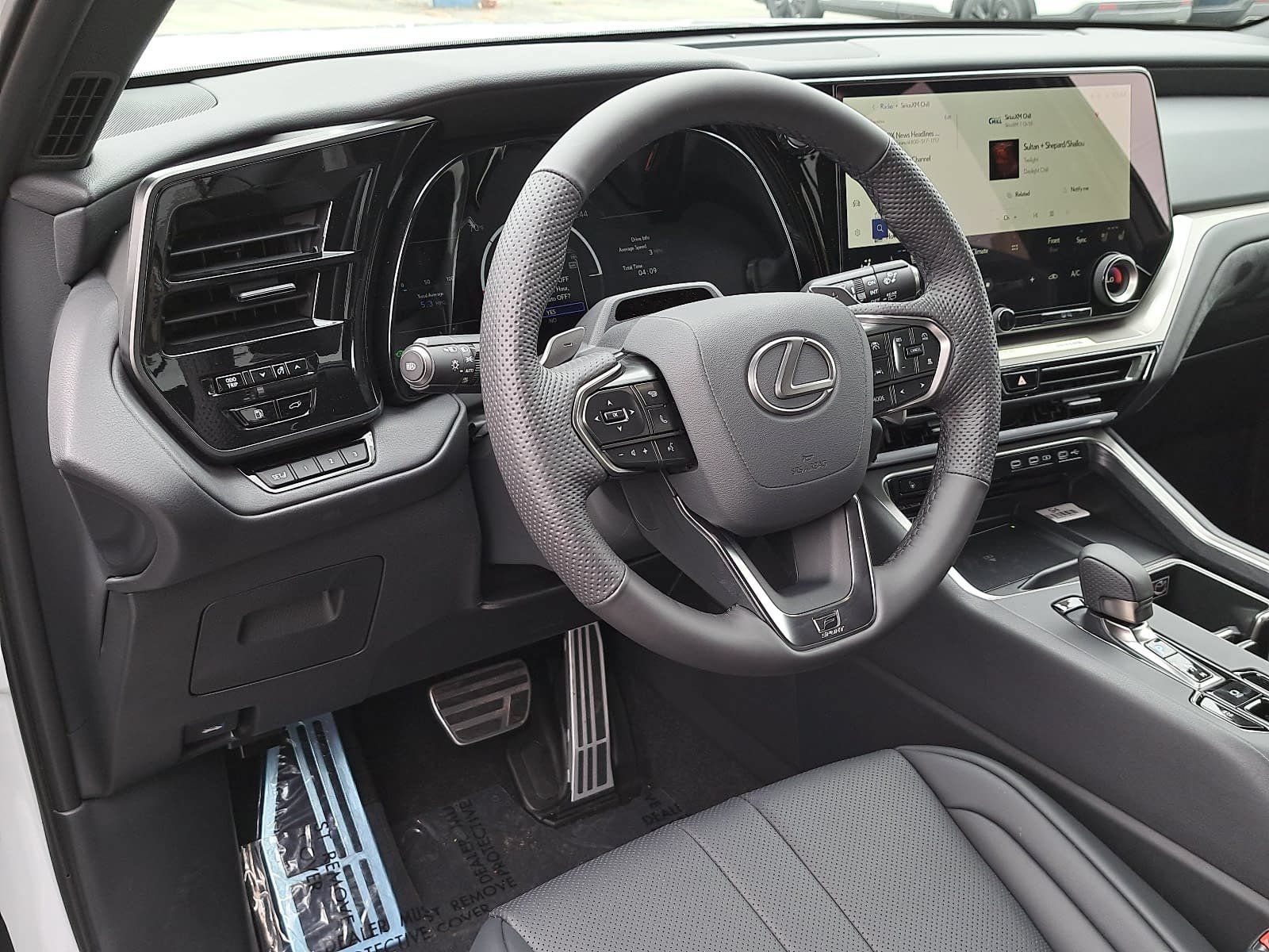 Used 2026 Lexus TX 500h AWD w/ Technology Package image 18