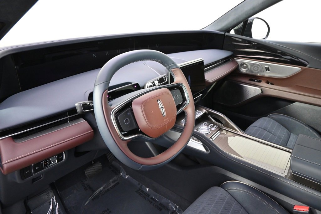 New 2026 Lincoln Nautilus Black Label image 11