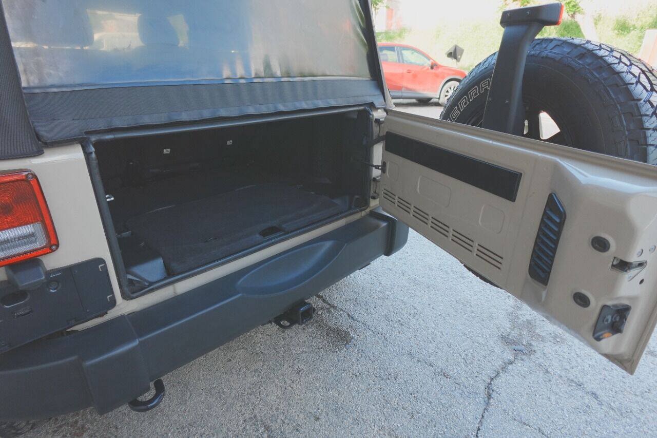Used 2016 Jeep Wrangler Unlimited Sport w/ Trailer Tow Group AWD/4WD image 12