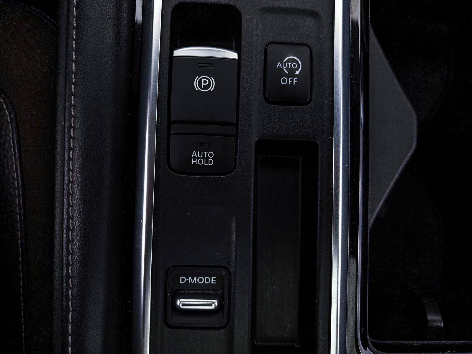Used 2022 Nissan Pathfinder SL w/ SL Premium Package FWD image 29