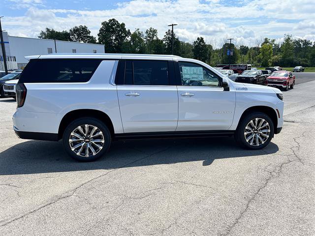 New 2026 Chevrolet Suburban High Country AWD/4WD image 7