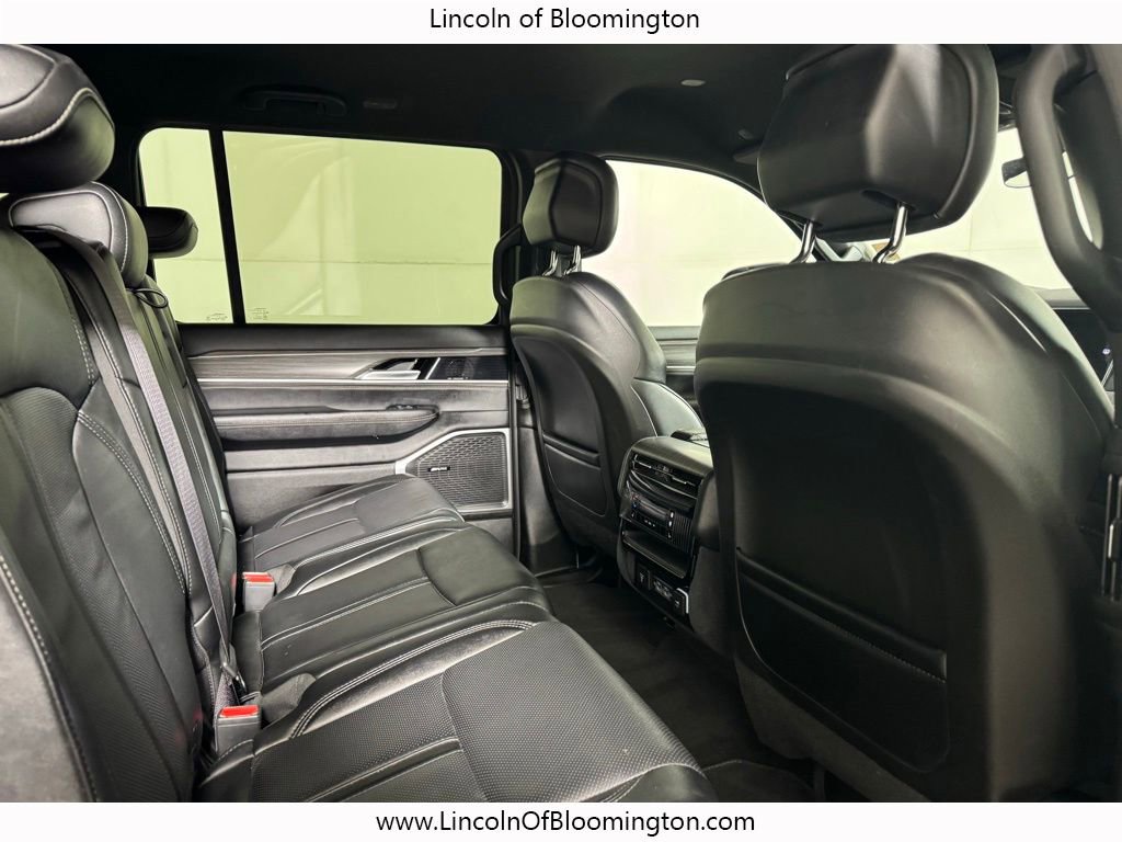 Used 2024 Jeep Wagoneer L Series II w/ Flexible Seating Group image 20