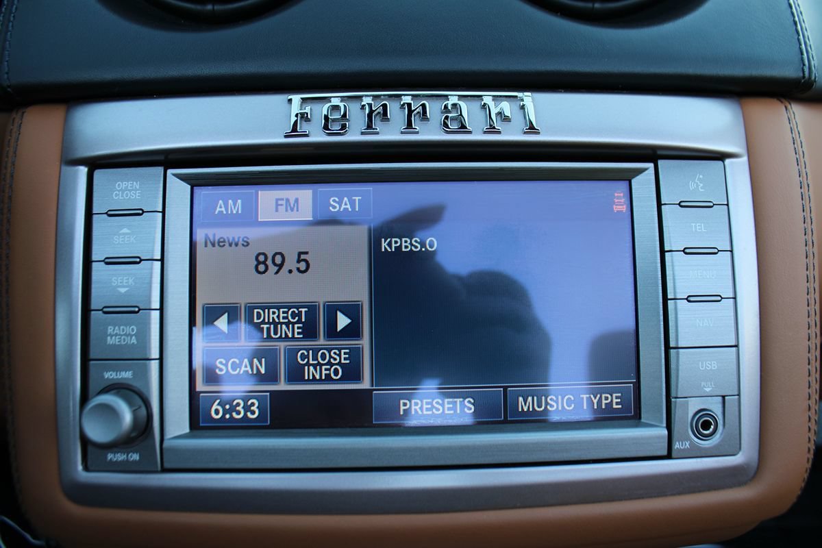 Used 2012 Ferrari California RWD image 32