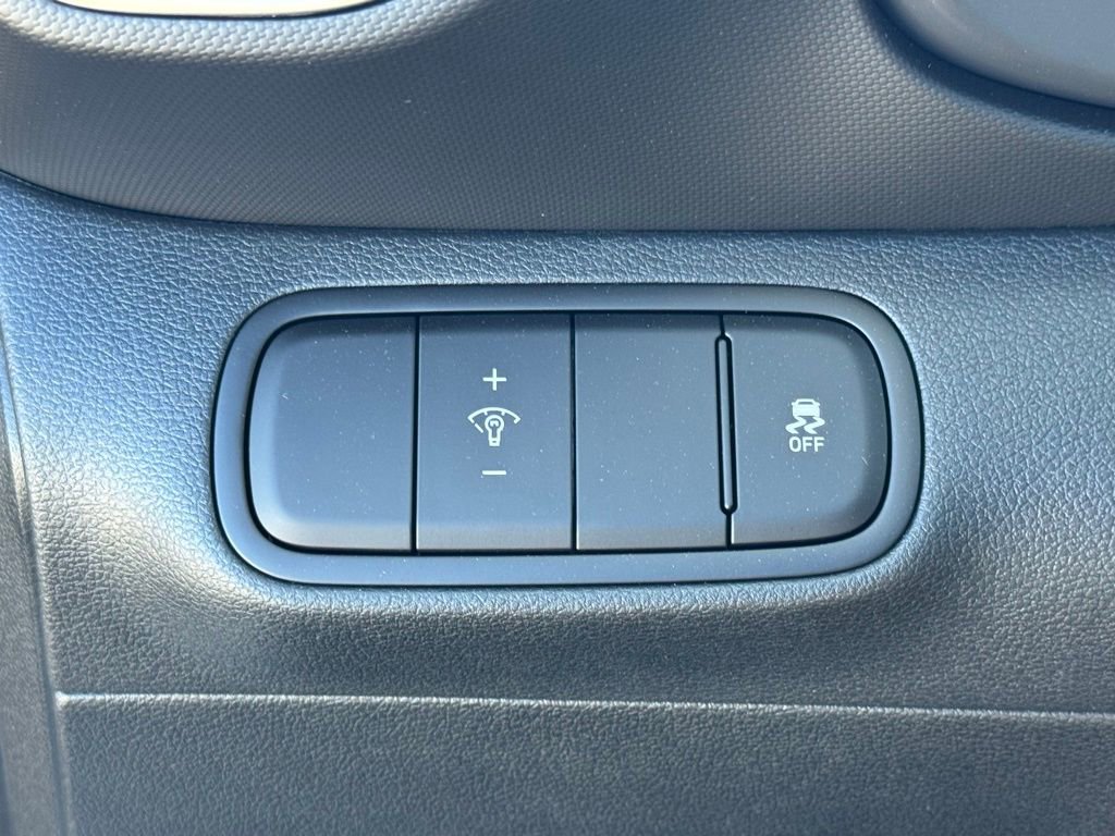 New 2025 Hyundai Venue SEL image 30