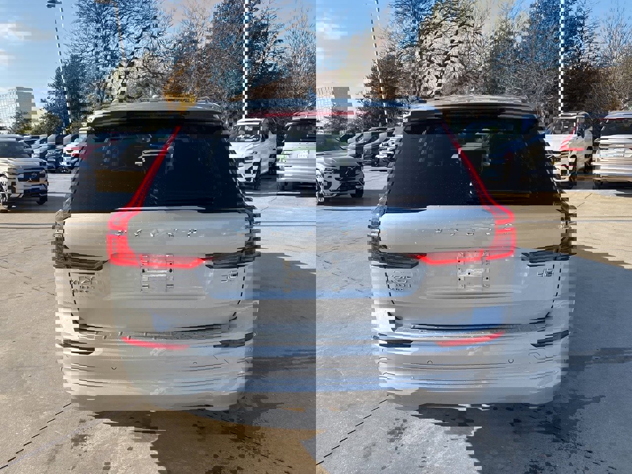 Certified 2023 Volvo XC60 B5 Core image 6