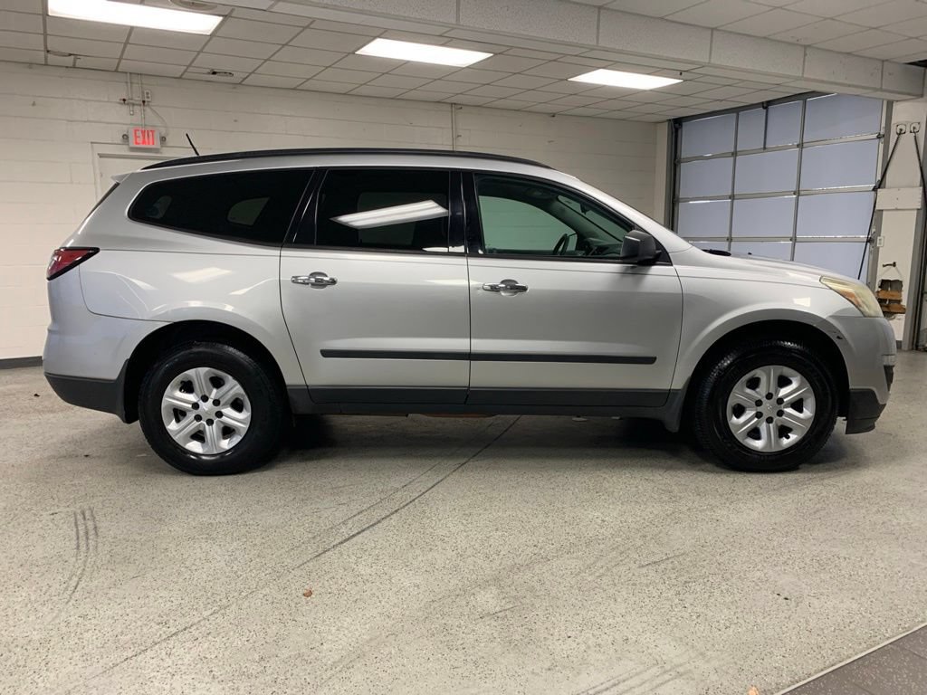 Used 2016 Chevrolet Traverse LS FWD image 8