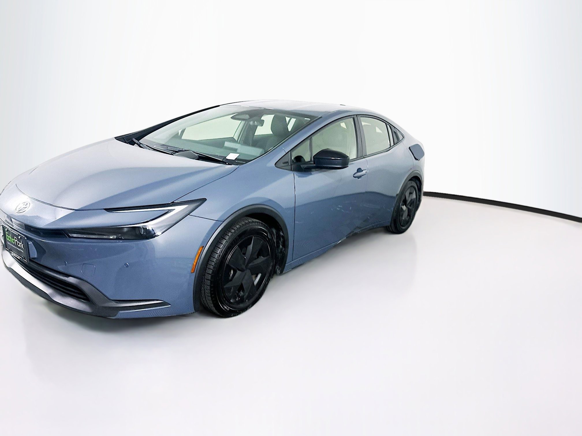 Used 2024 Toyota Prius LE image 3