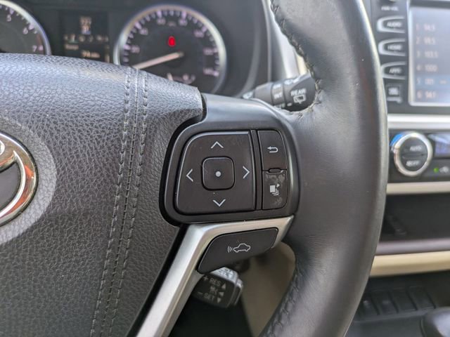 Used 2016 Toyota Highlander Limited w/ Driver Technology Package image 29