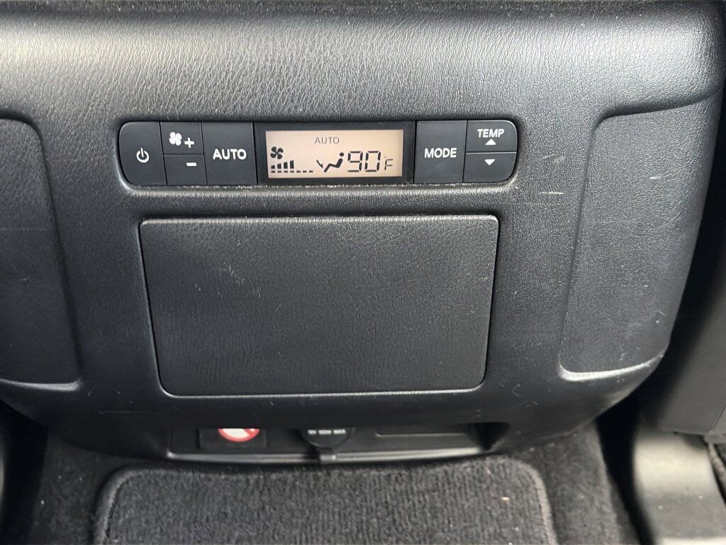 Used 2024 Nissan Armada SV image 34