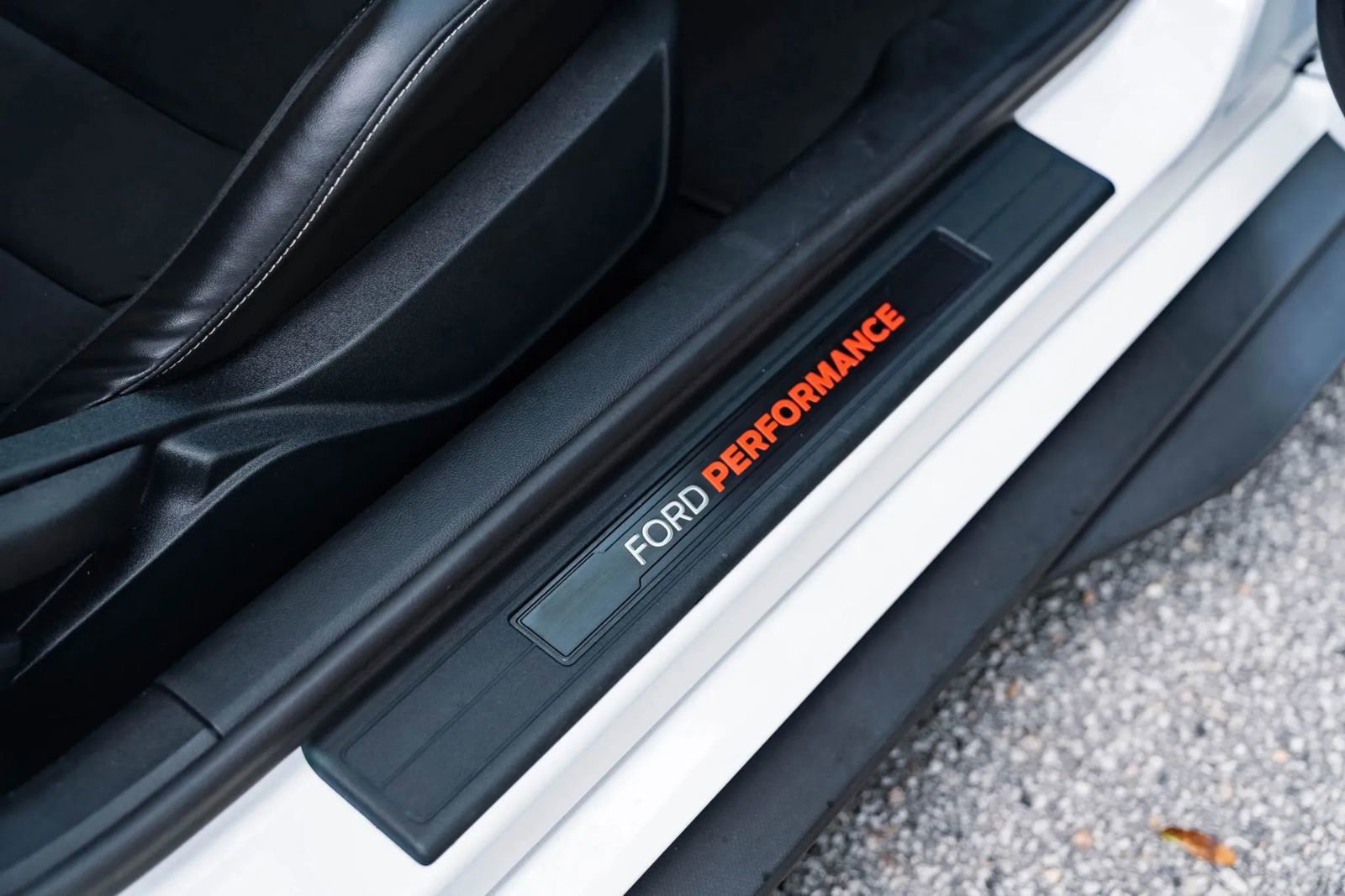 Used 2020 Ford Mustang Shelby GT500 w/ Technology Package image 15