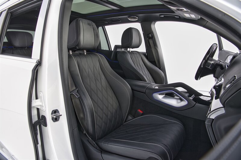 Used 2024 Mercedes-Benz Maybach GLS 600 4MATIC image 29