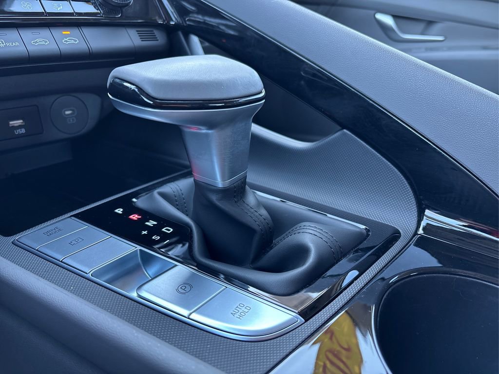Certified 2025 Hyundai Elantra SEL image 28