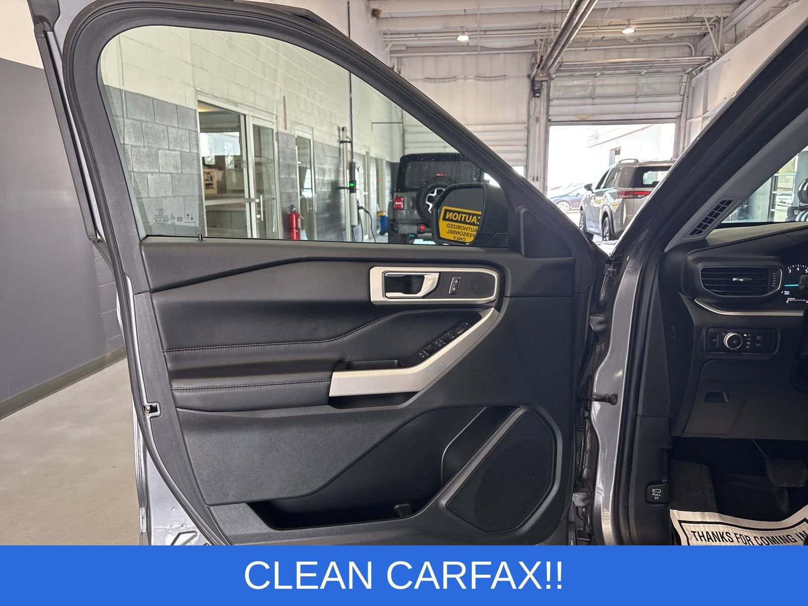 Used 2022 Ford Explorer XLT w/ Equipment Group 202A AWD/4WD image 15