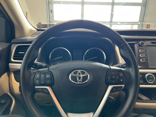 Used 2019 Toyota Highlander XLE image 10