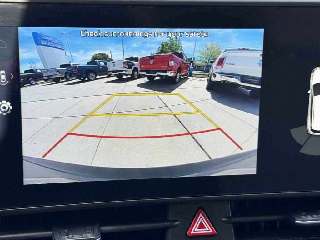 Used 2024 Kia Sportage EX image 24