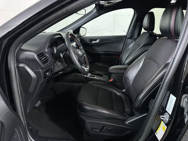 Used 2025 Ford Escape ST-Line Select AWD/4WD image 19