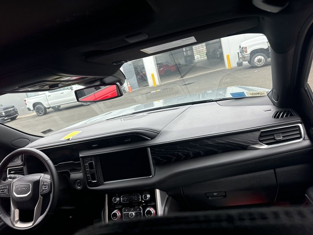 Used 2024 GMC Yukon XL Denali w/ Max Trailering Package image 9