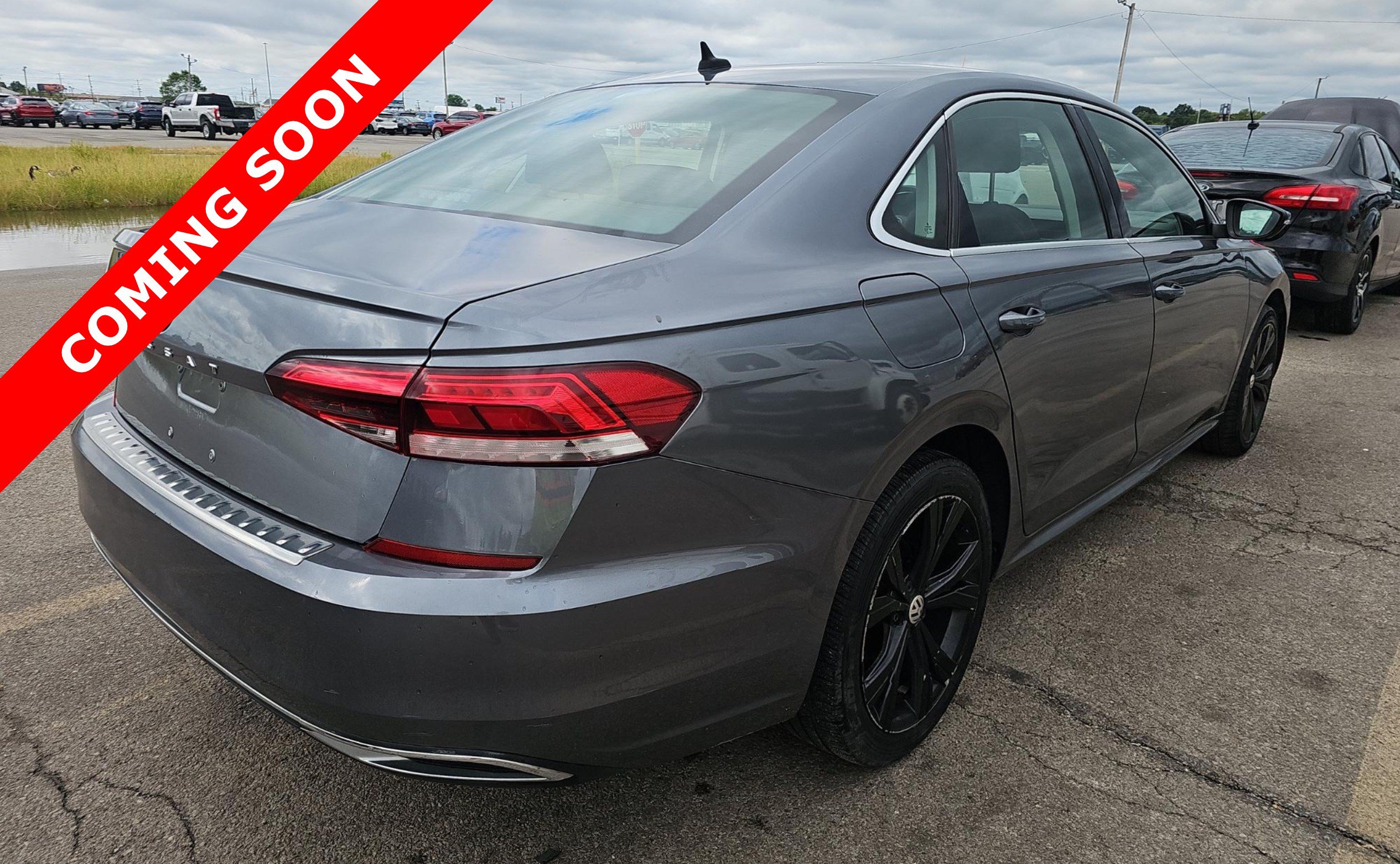 Used 2022 Volkswagen Passat 2.0T SE FWD image 4