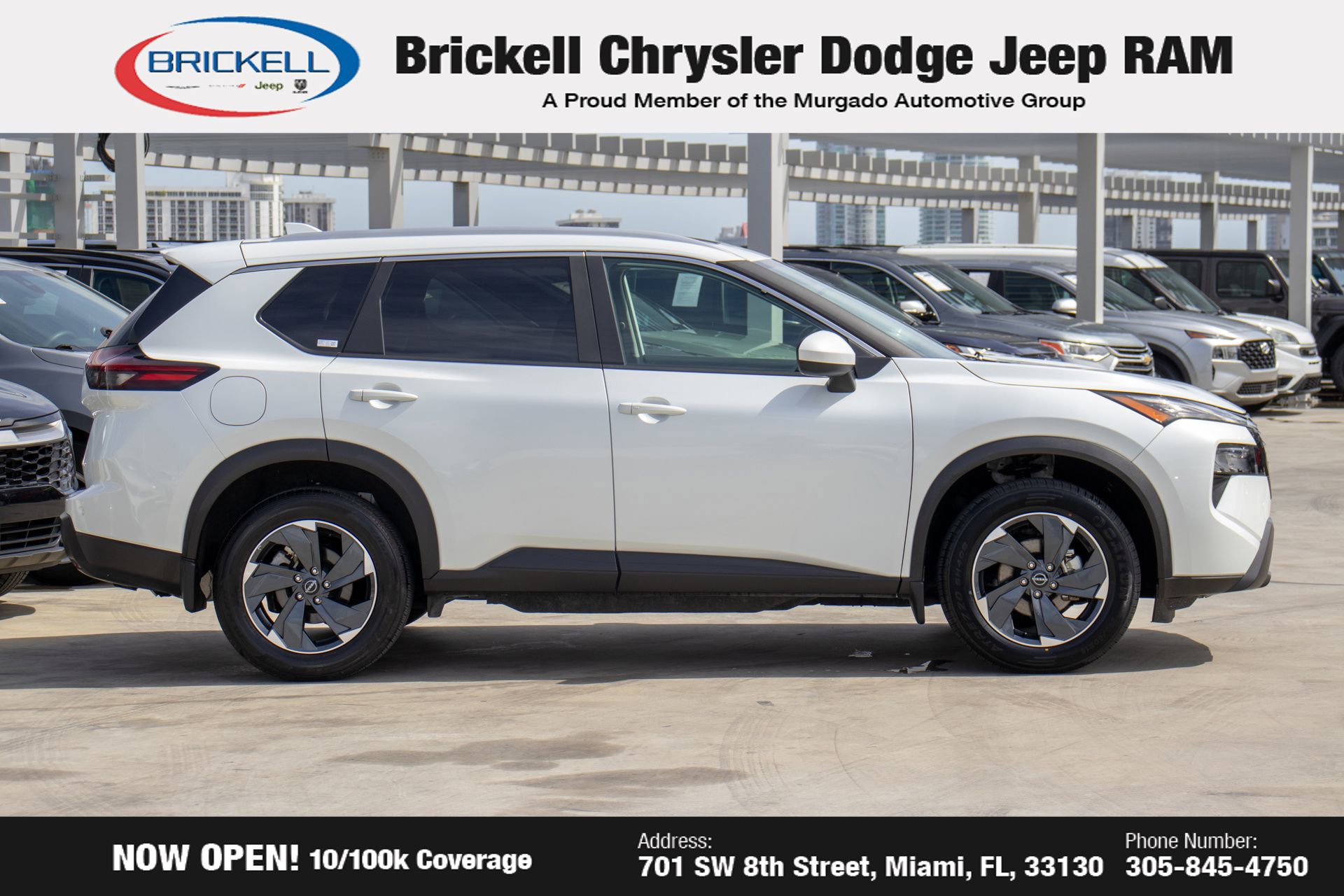 Used 2025 Nissan Rogue SV w/ SV Premium Package image 4
