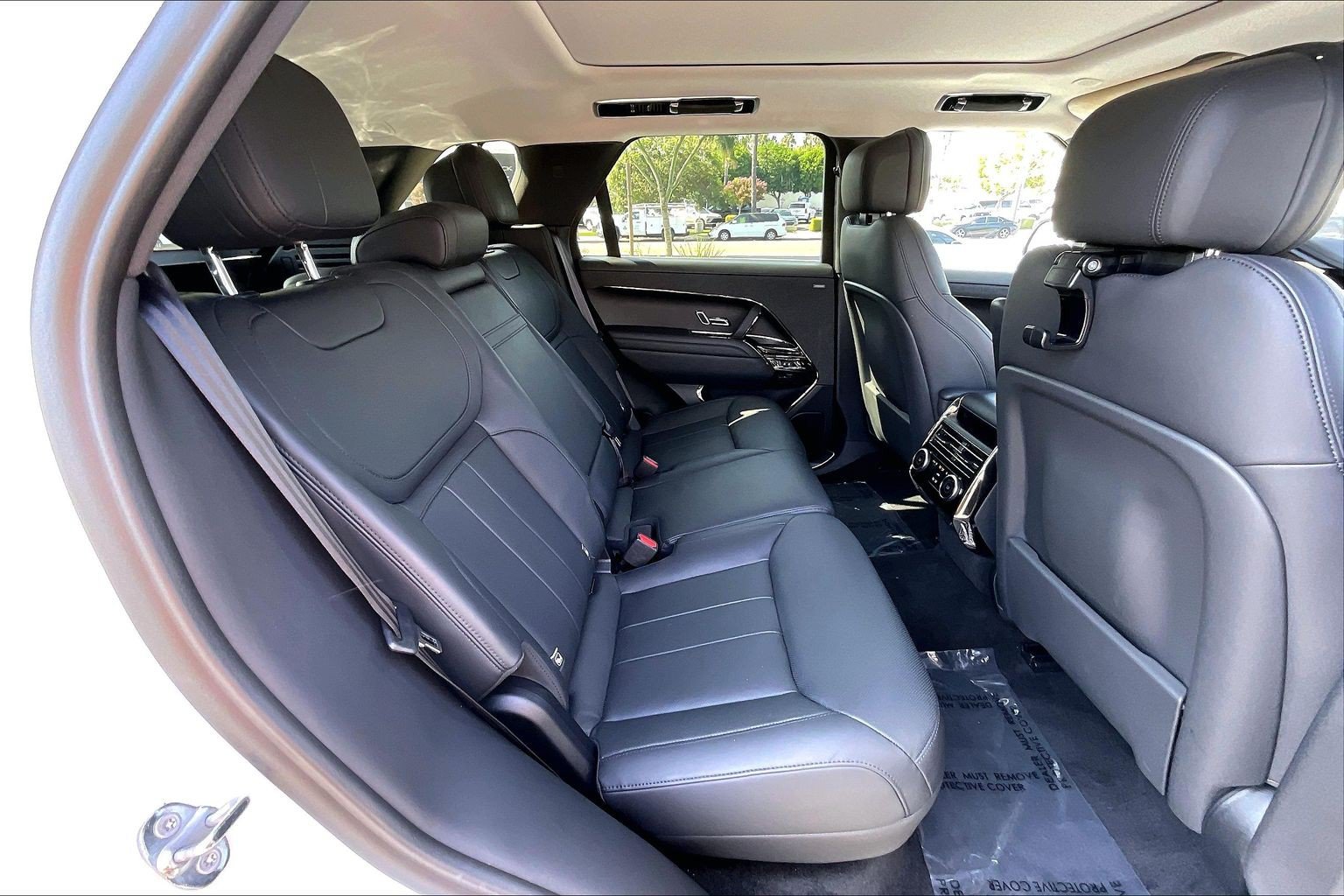 Used 2023 Land Rover Range Rover Sport SE AWD/4WD image 18