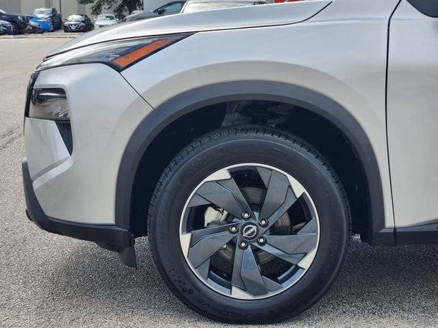 Used 2024 Nissan Rogue SV image 5
