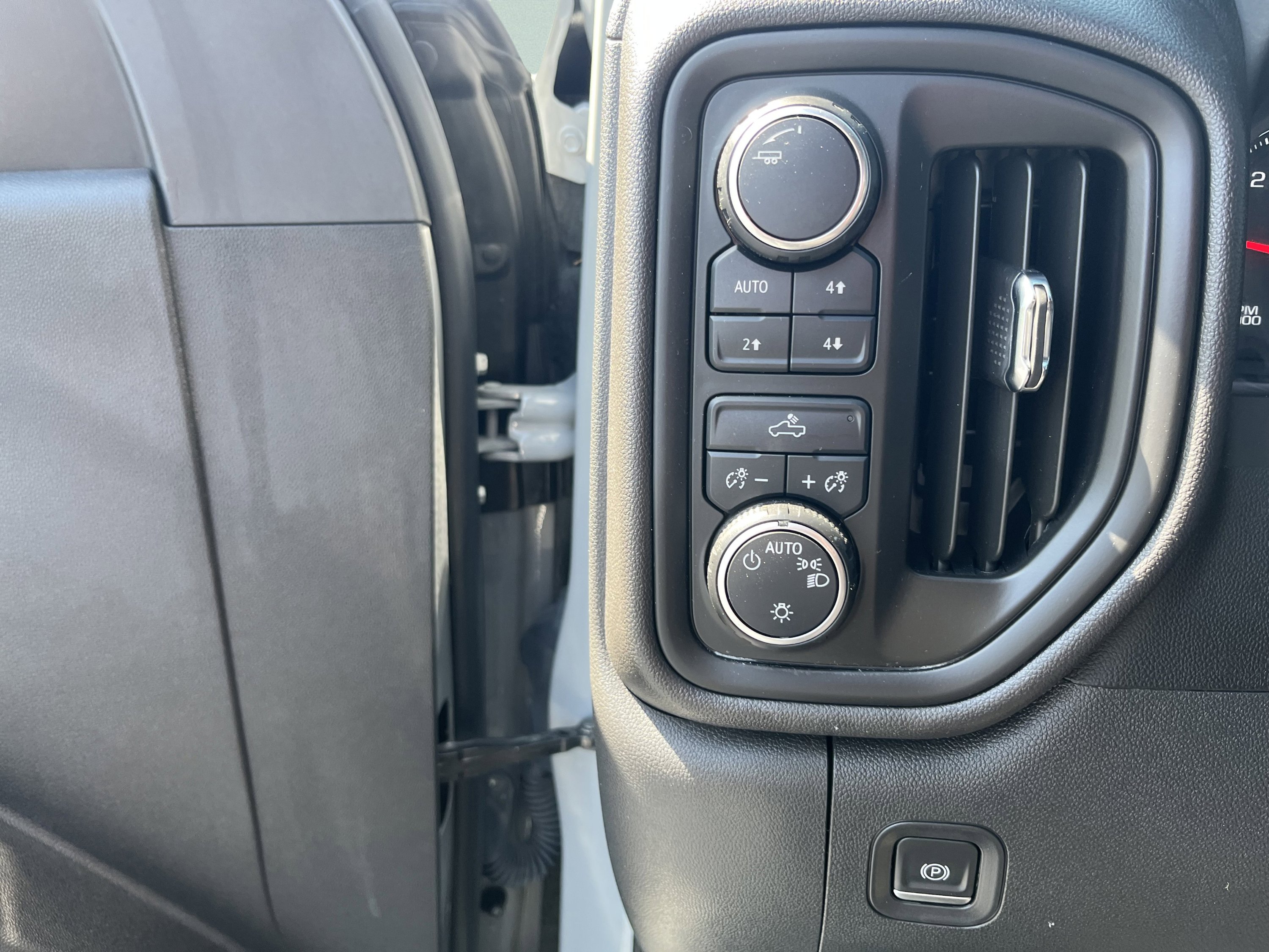 Used 2024 Chevrolet Silverado 1500 Custom Trail Boss image 16