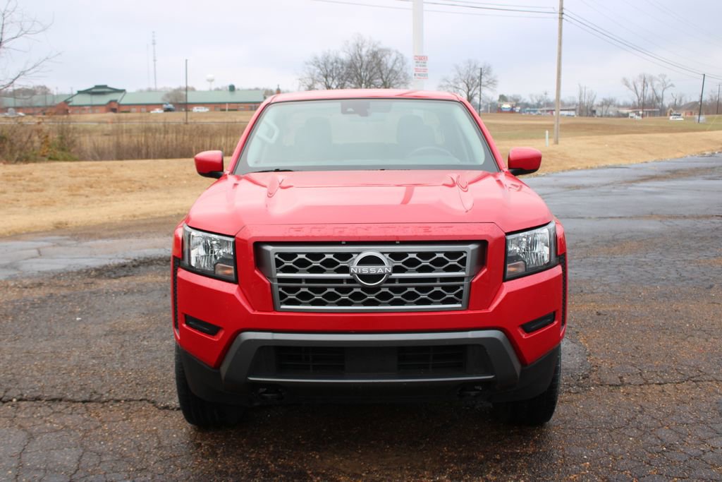 Used 2024 Nissan Frontier SV image 3