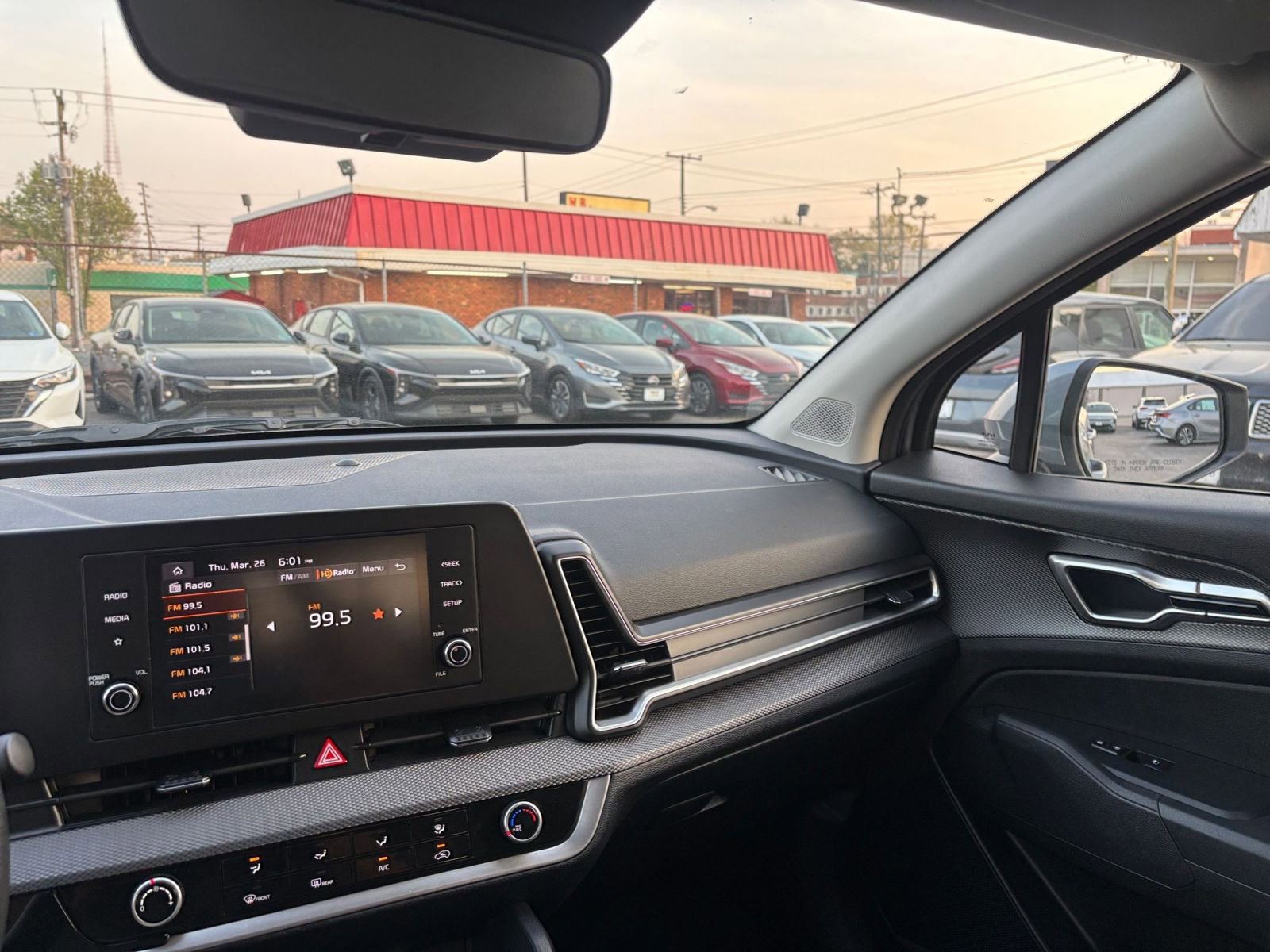 Used 2025 Kia Sportage LX image 35