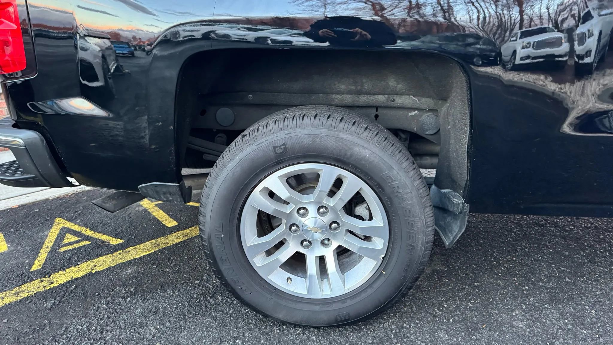 Used 2018 Chevrolet Silverado 1500 LT w/ All Star Edition image 35