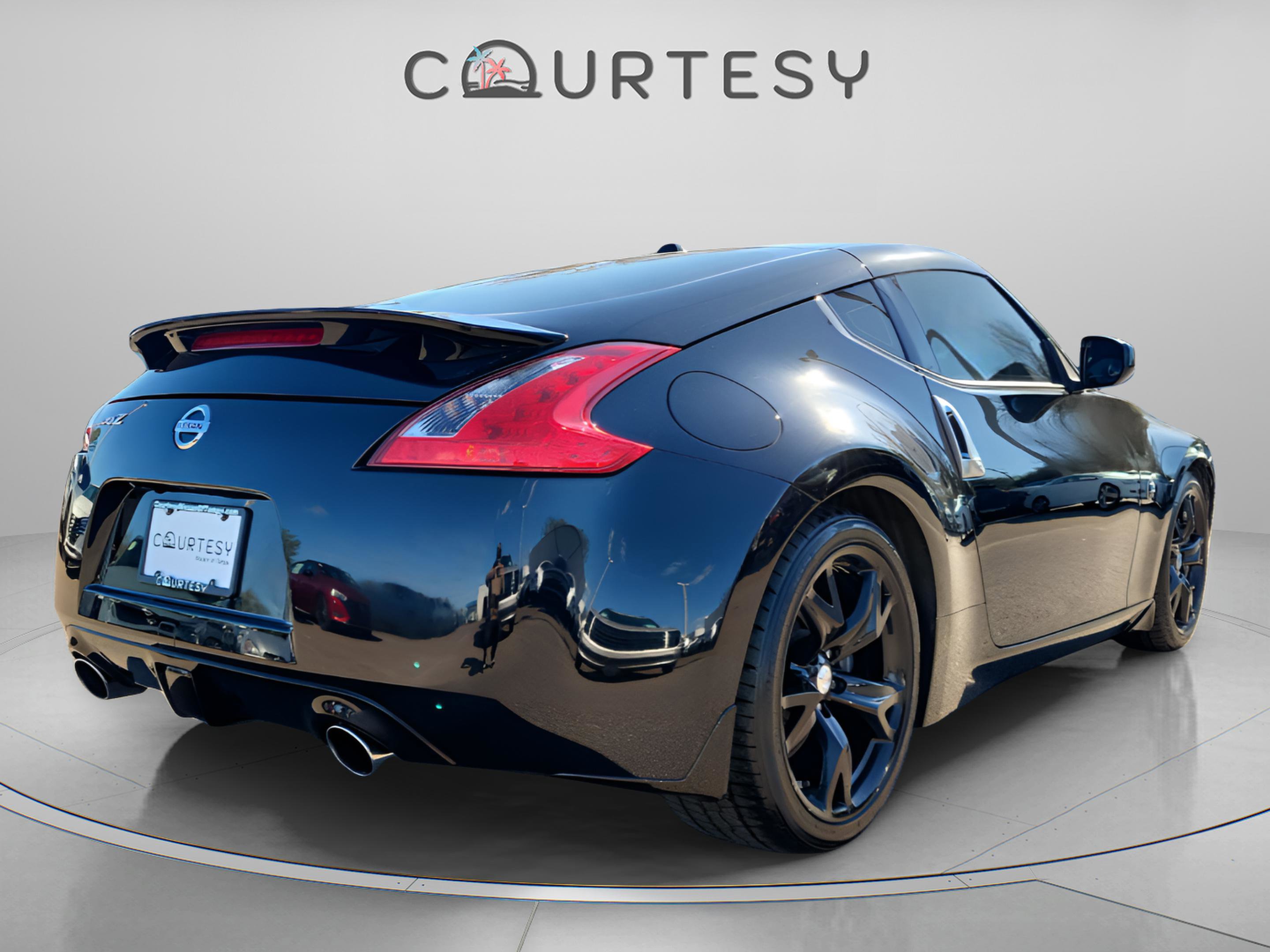 Used 2011 Nissan 370Z Touring w/ Sport Pkg image 6