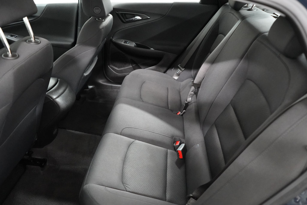 Used 2025 Chevrolet Malibu RS FWD image 19