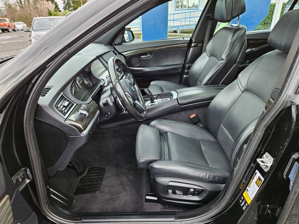 Used 2016 BMW 550i Gran Turismo xDrive w/ M Sport image 12