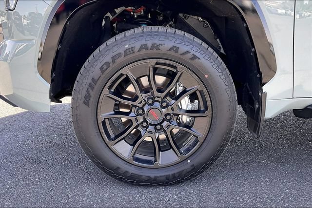 Used 2024 Toyota Tundra Platinum w/ TRD Off-Road Package AWD/4WD image 8