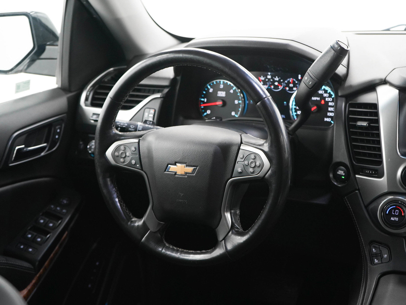 Used 2019 Chevrolet Suburban Premier AWD/4WD image 15
