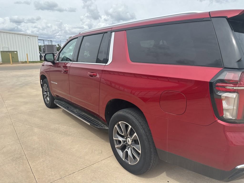 Used 2022 Chevrolet Suburban LT w/ Luxury Package AWD/4WD image 26