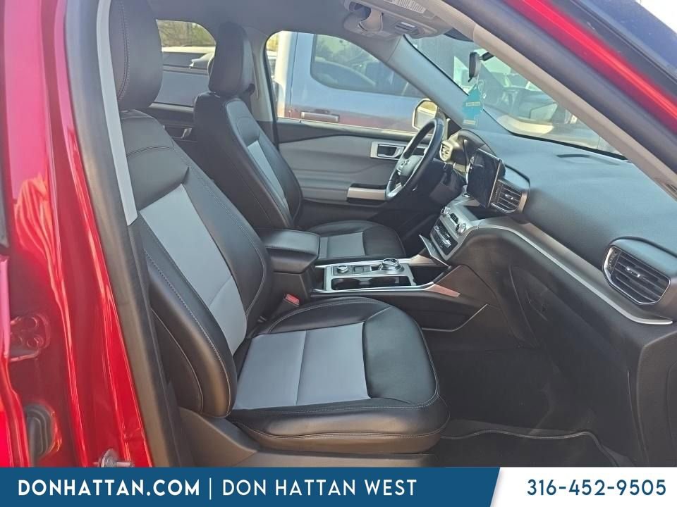 Used 2022 Ford Explorer XLT w/ Equipment Group 202A AWD/4WD image 9