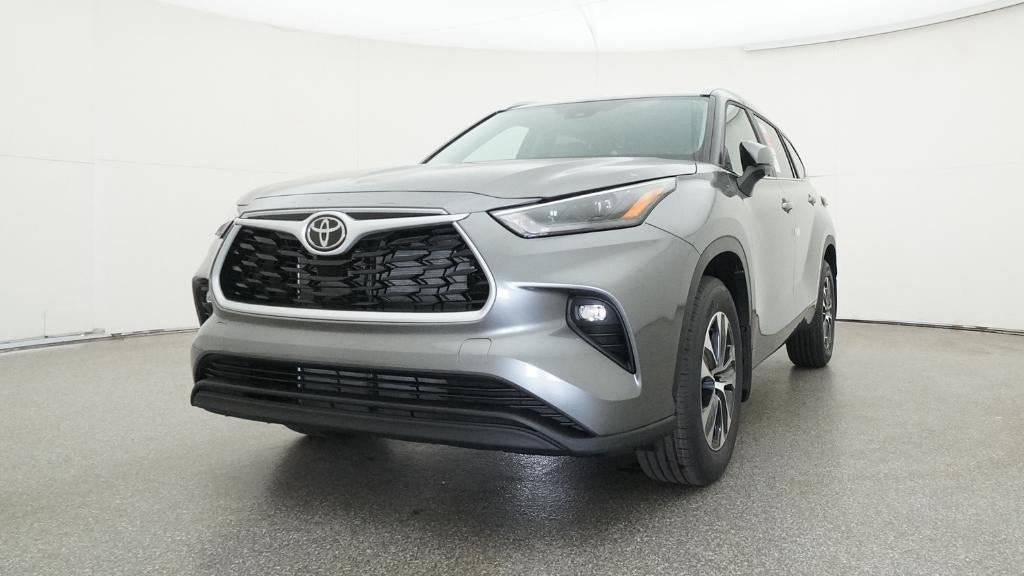 New 2026 Toyota Highlander XLE image 32