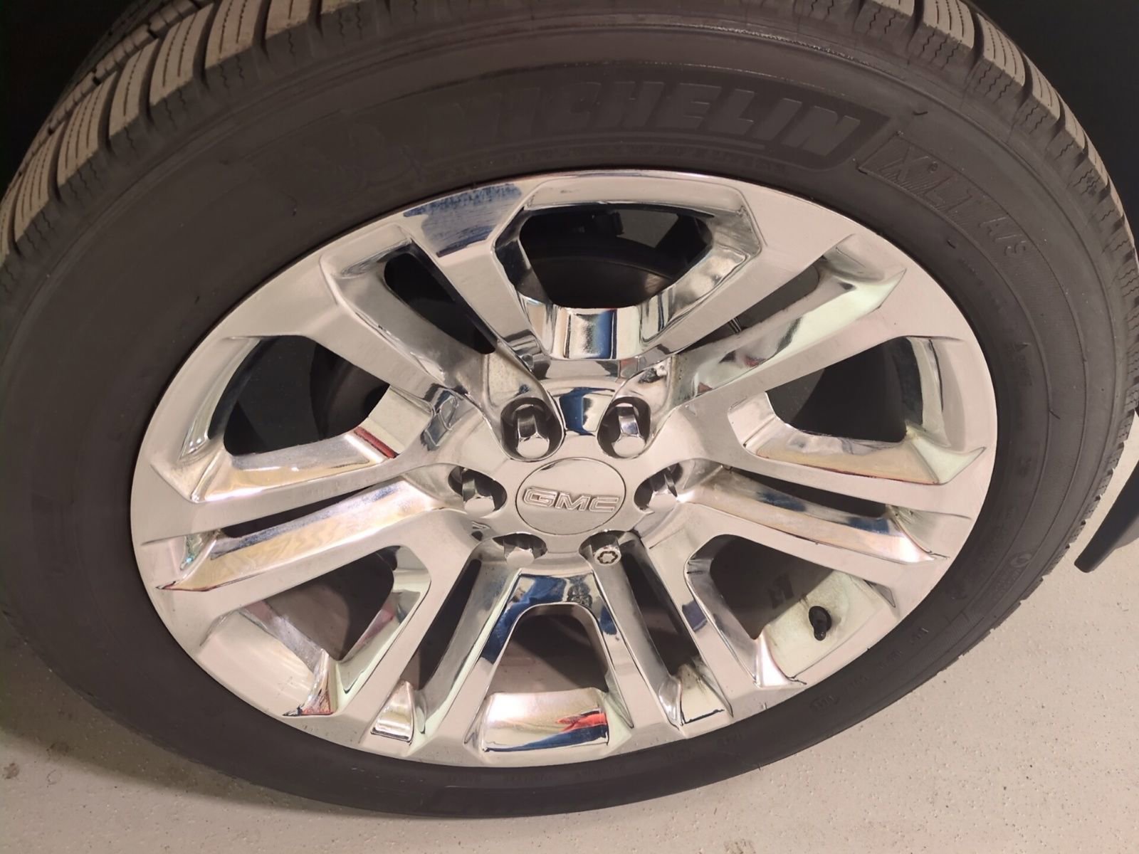 Used 2018 GMC Yukon SLT w/ Premium Edition image 21