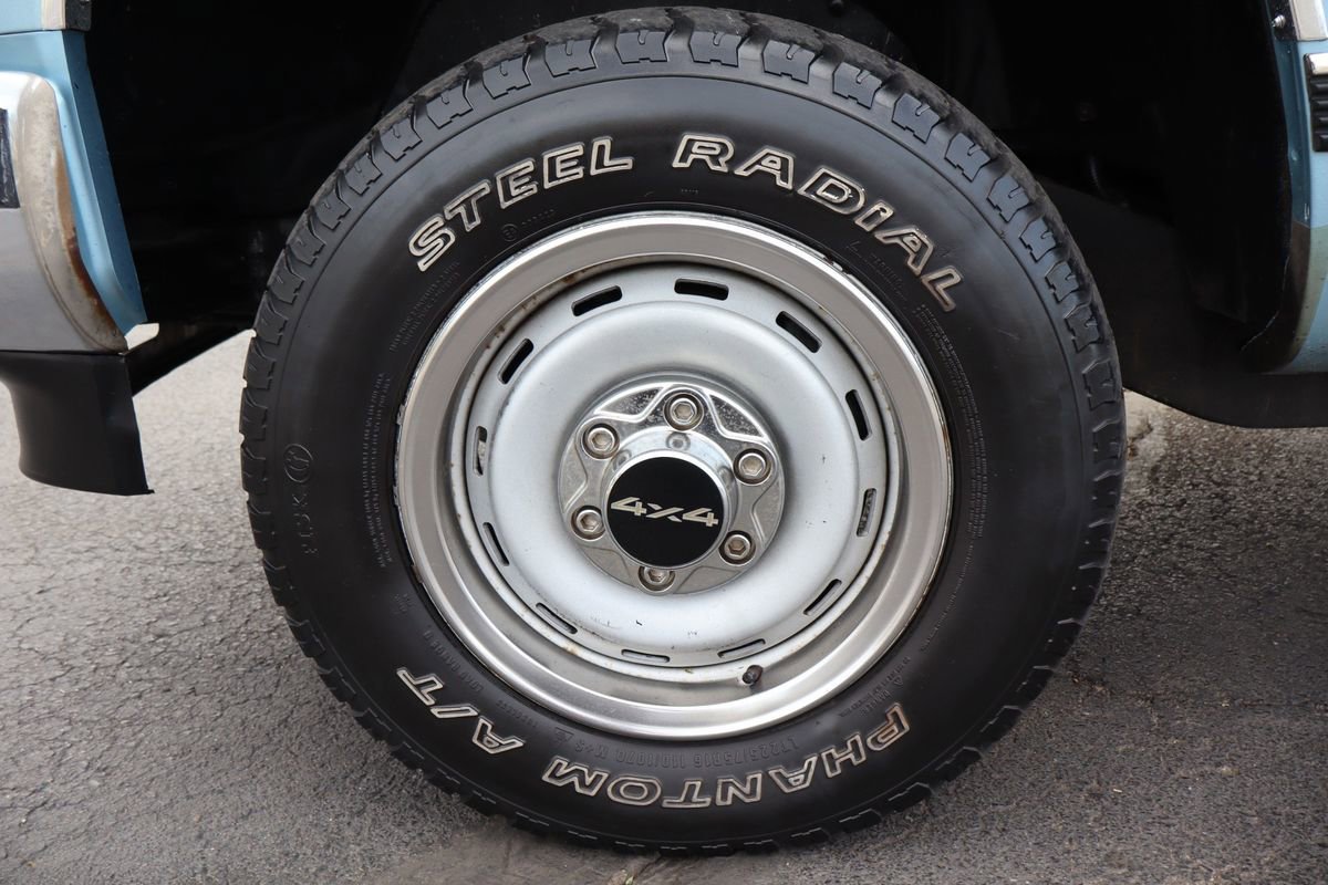 Used 1989 Chevrolet Silverado 2500 4x4 Regular Cab image 34