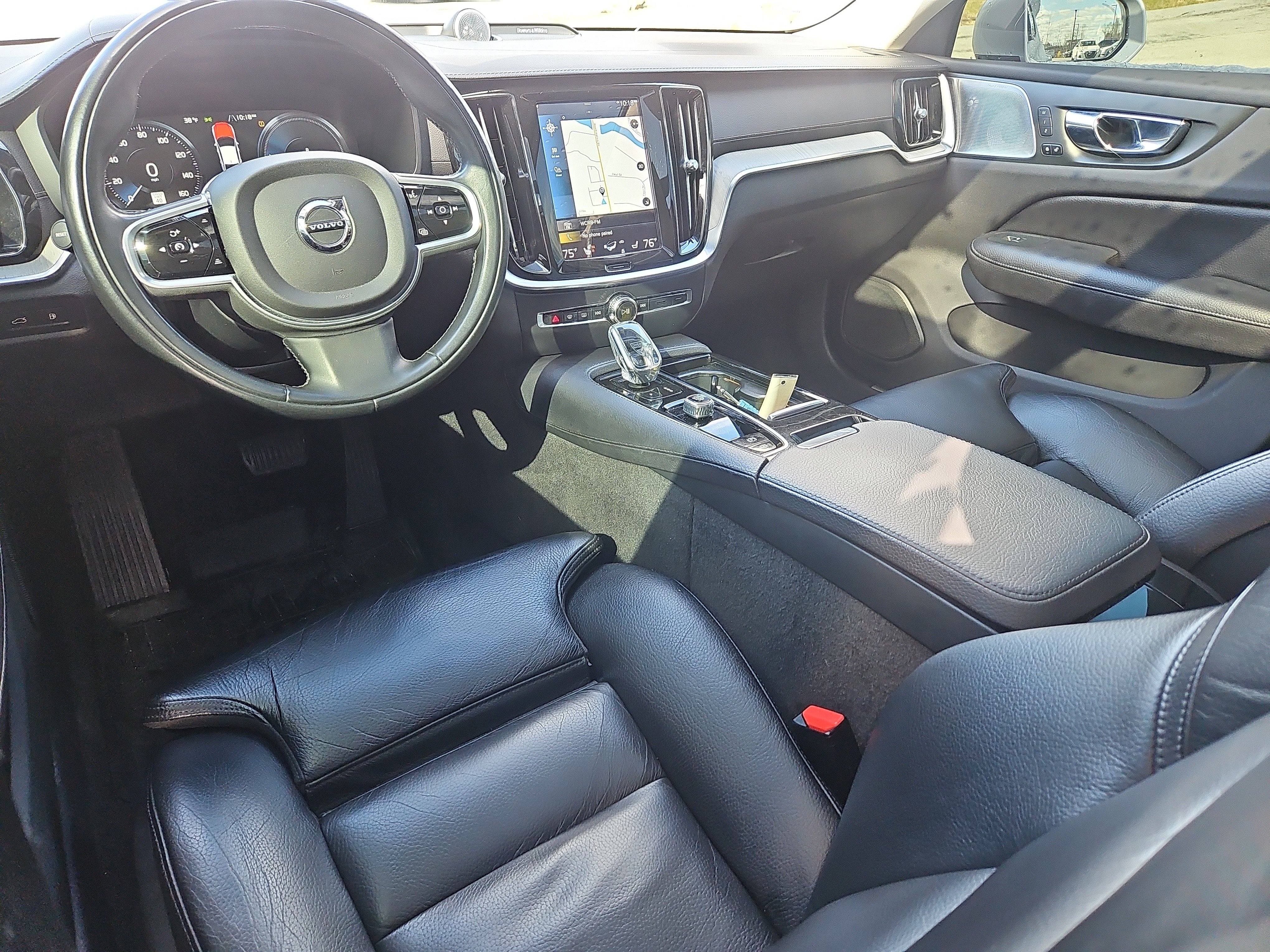 Used 2022 Volvo S60 T8 Inscription image 3