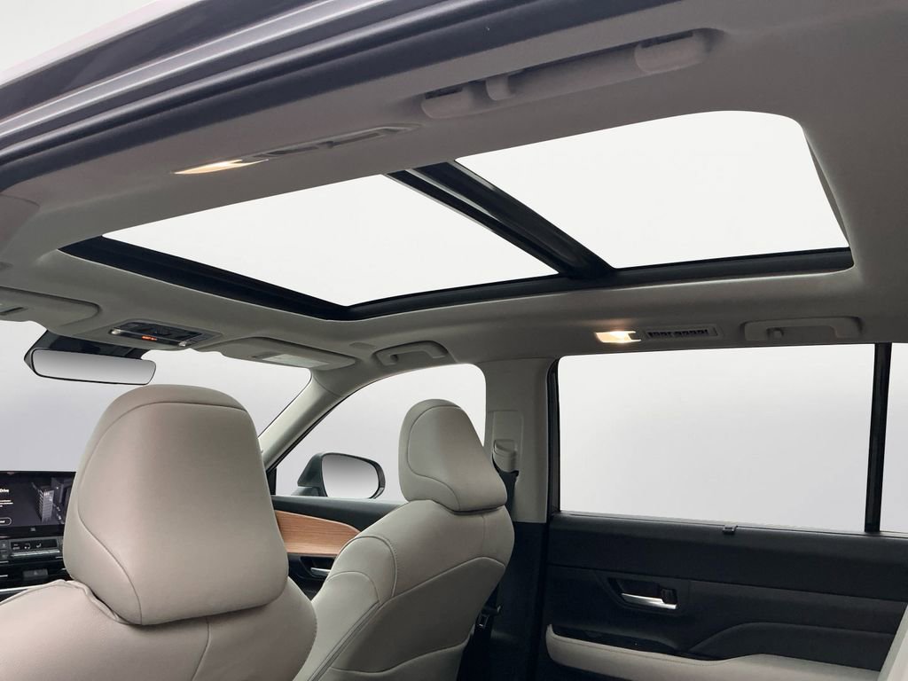 Used 2025 Toyota Grand Highlander AWD Hybrid image 20