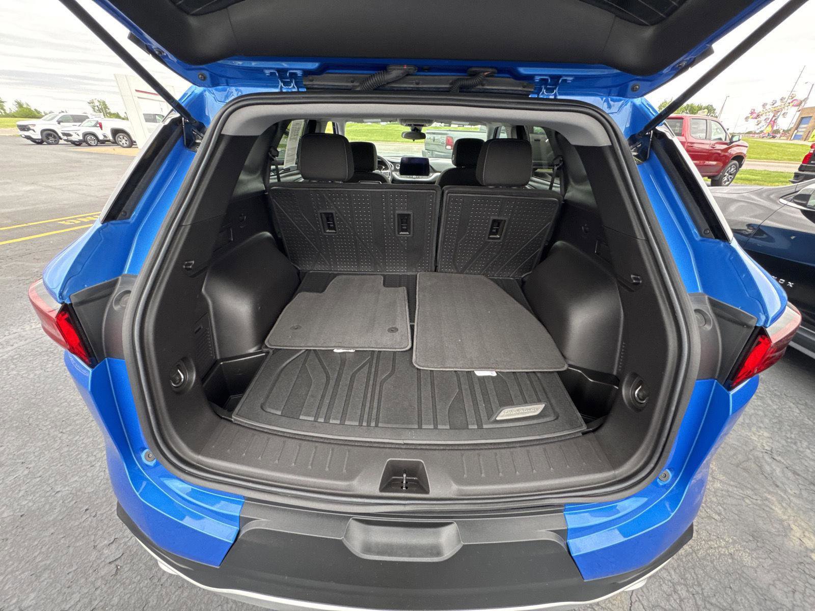 Used 2025 Chevrolet Blazer LT w/ LPO, Floor Liner Package FWD image 12