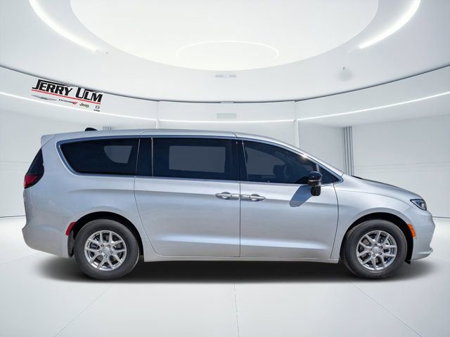New 2026 Chrysler Pacifica Select FWD image 2