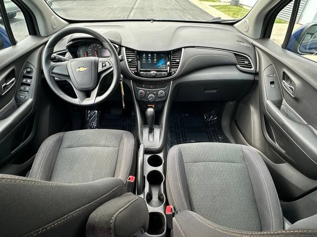 Used 2017 Chevrolet Trax LS AWD/4WD image 28