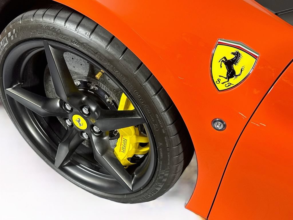 Used 2021 Ferrari F8 Tributo RWD image 27